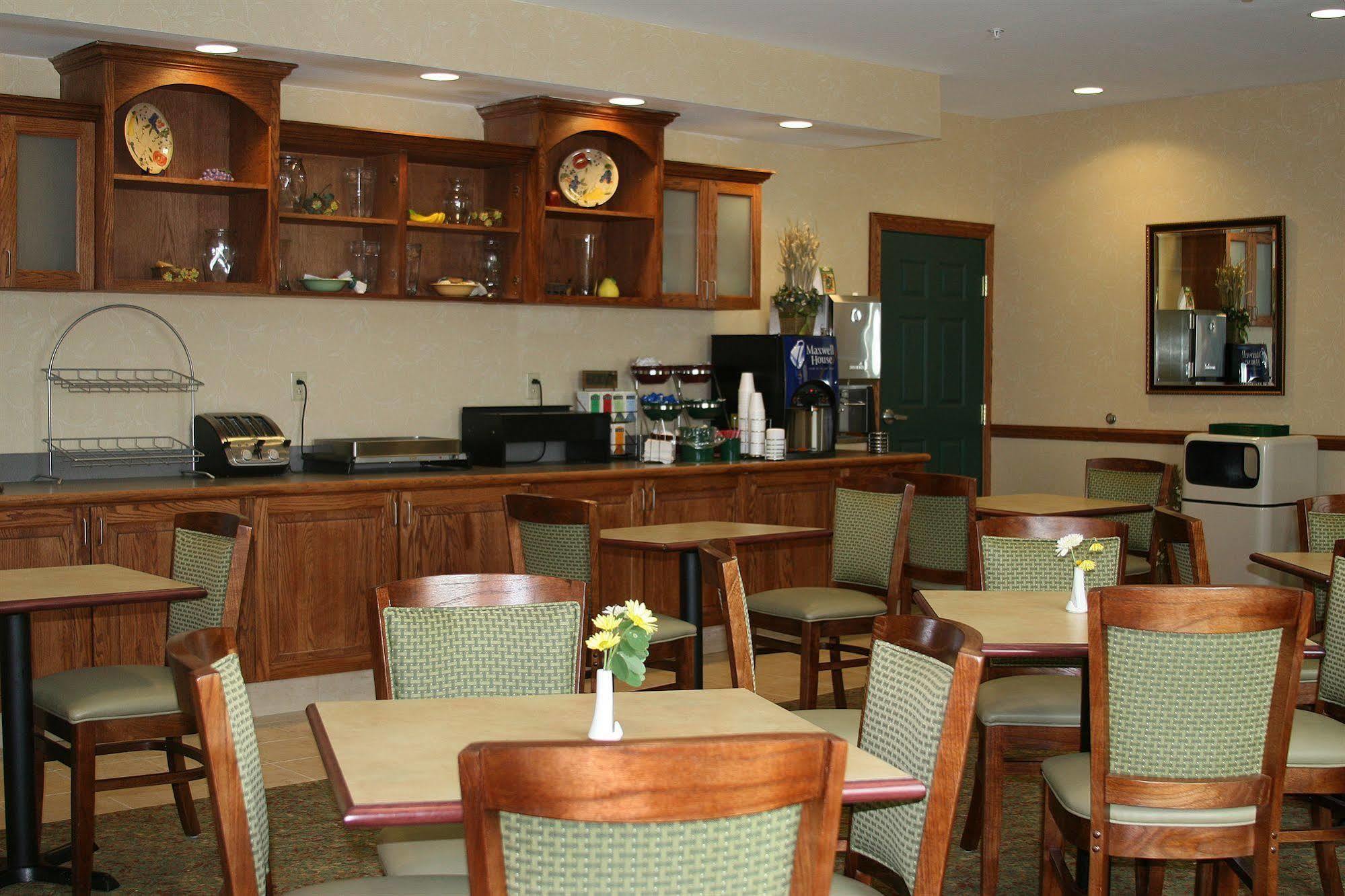Country Inn & Suites By Radisson, Ithaca, Ny Ресторант снимка